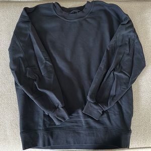 Lululemon black crew neck sweatshirt. Size 6.